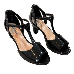EAST STREET Shoes Flash Heels T-strap Patent leather Open toe Black Like new